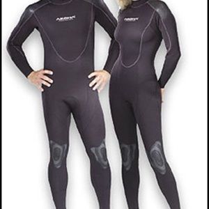 Akona 7 mm women’s wetsuit